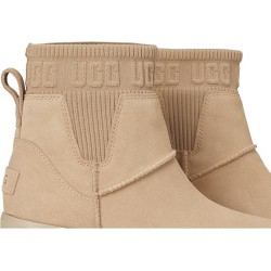UGG Moxy Chelsea Boots B0DPRP7N8J Signature